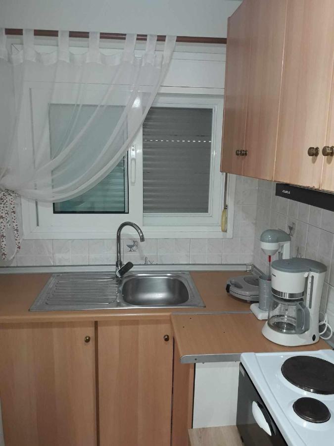 Simple, Calm And Center 2 Apartment Kalamata Exterior photo