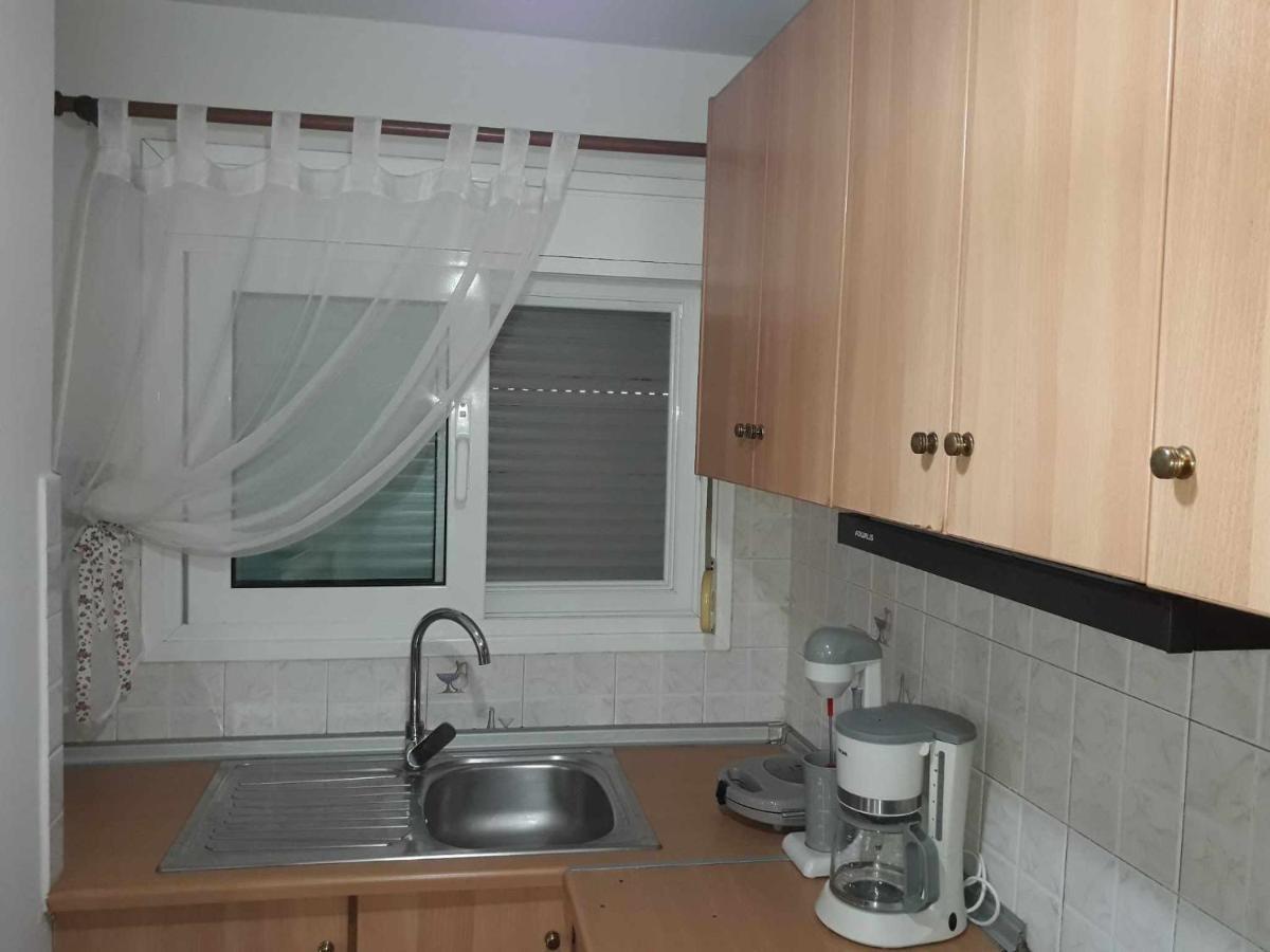 Simple, Calm And Center 2 Apartment Kalamata Exterior photo