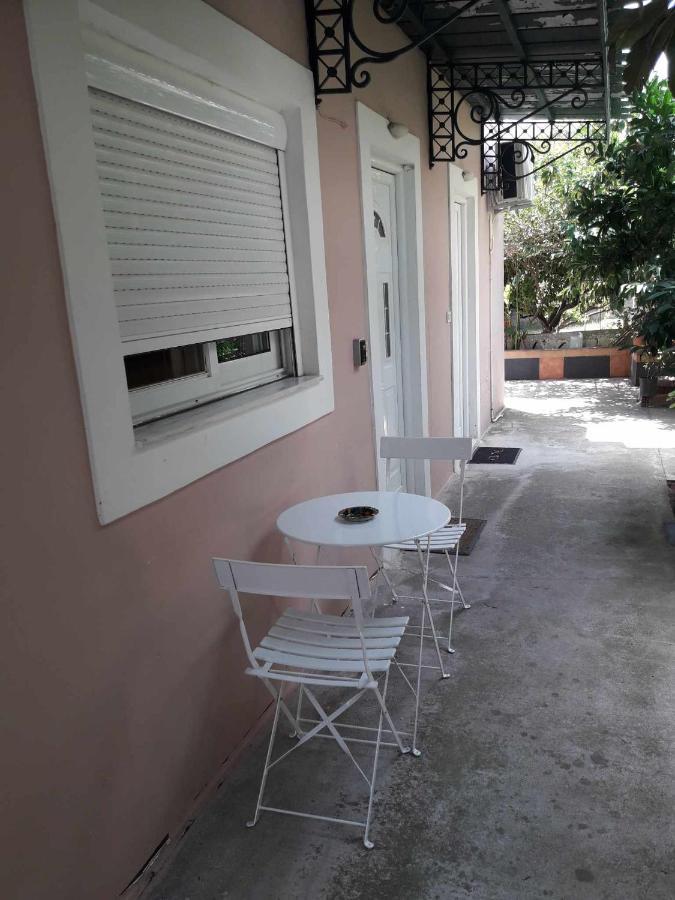 Simple, Calm And Center 2 Apartment Kalamata Exterior photo