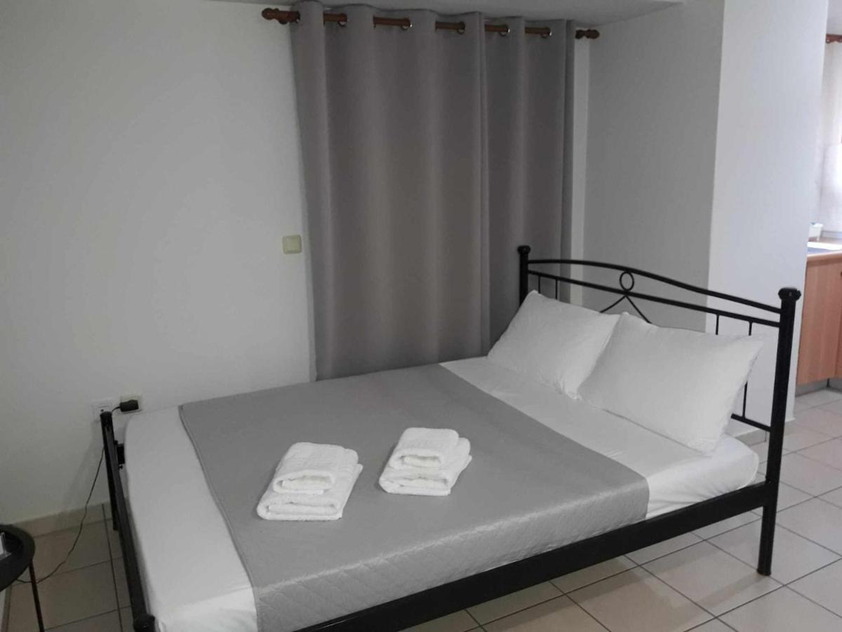 Simple, Calm And Center 2 Apartment Kalamata Exterior photo