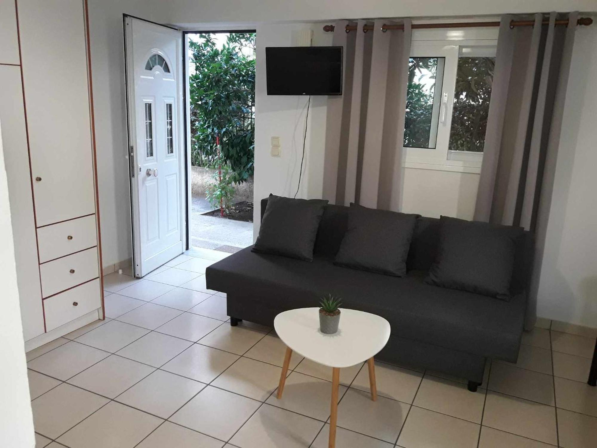 Simple, Calm And Center 2 Apartment Kalamata Exterior photo