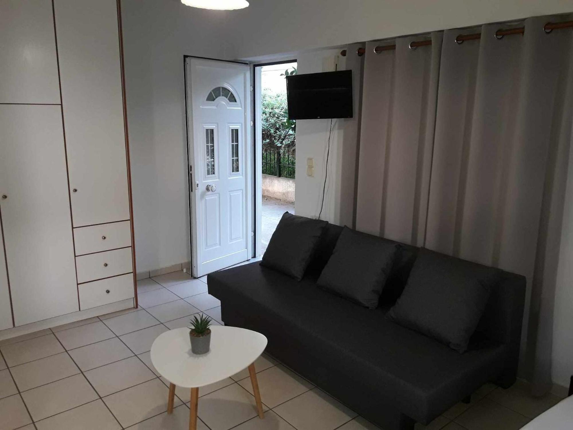Simple, Calm And Center 2 Apartment Kalamata Exterior photo
