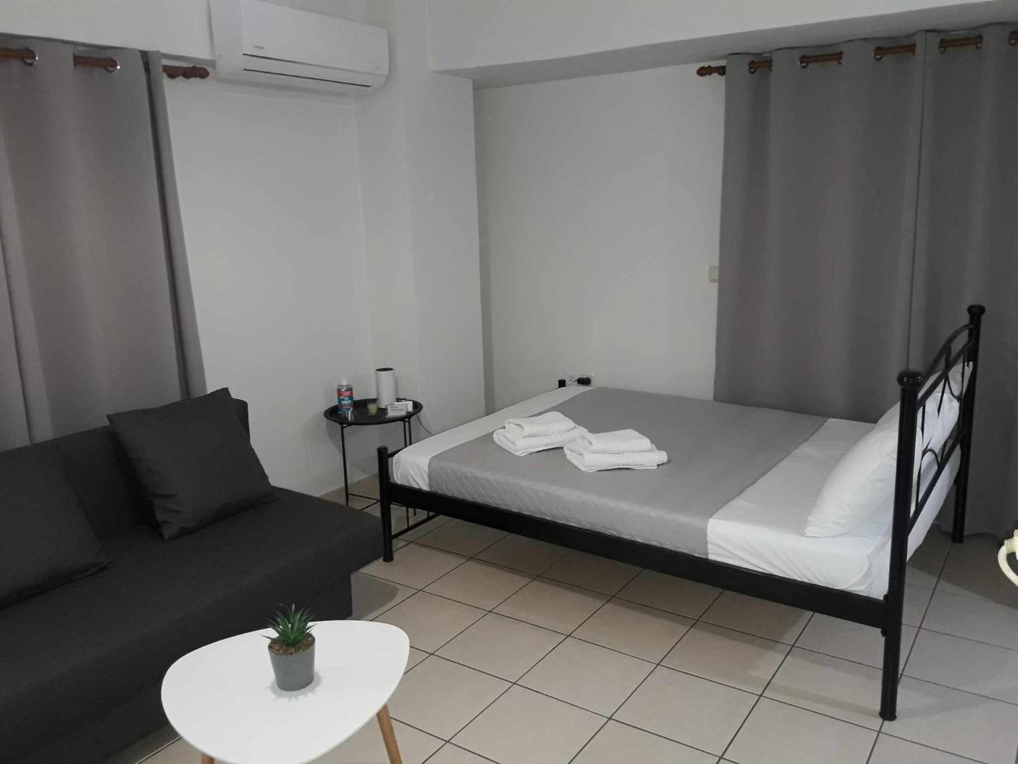 Simple, Calm And Center 2 Apartment Kalamata Exterior photo
